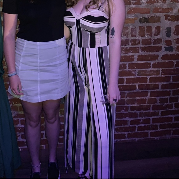 Black and pink flowy jumpsuit - Picture 5 of 5